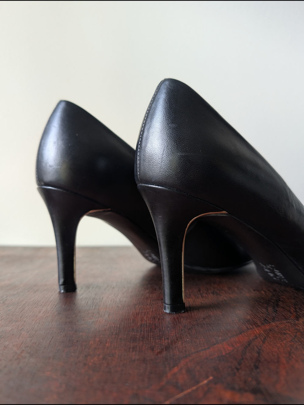 Naturalizer Black Leather Pointed Toe Pumps | Classic Mid Heel | US 7.5 - Picture 4 of 5